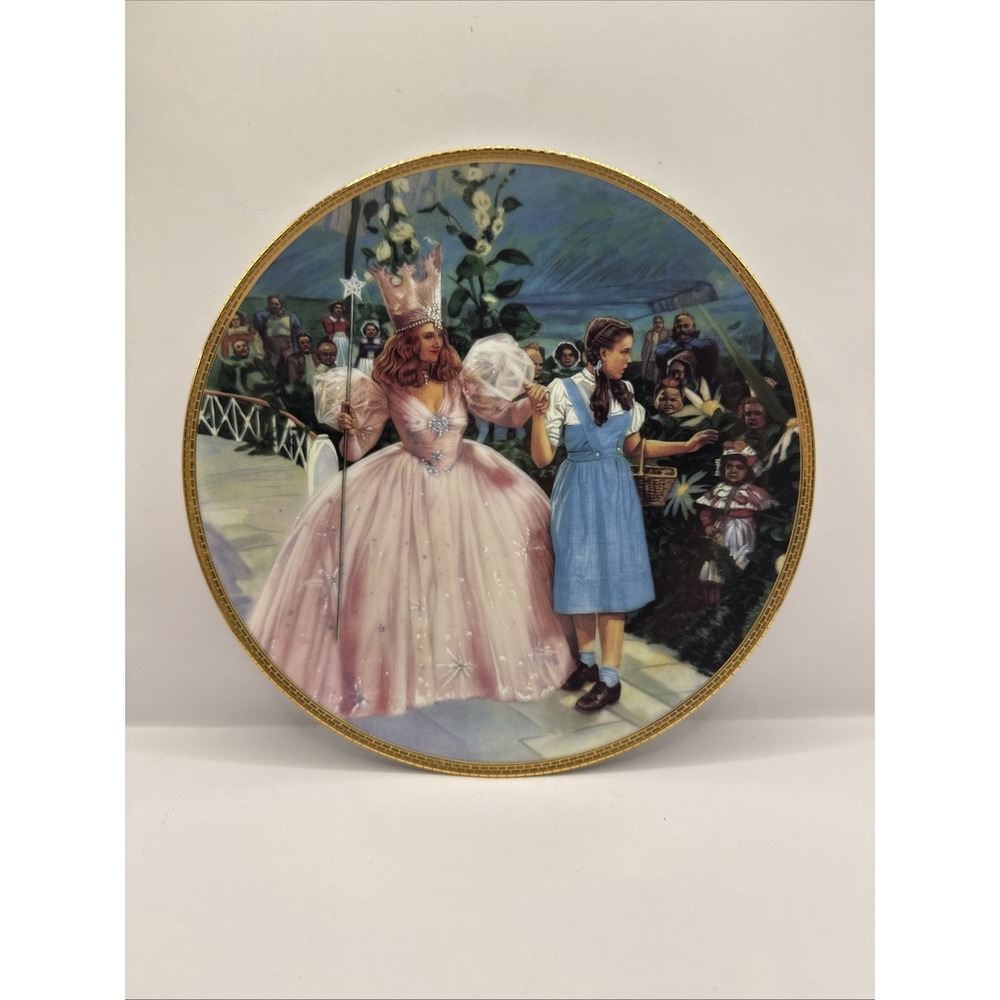 A GLIMPSE OF THE MUNCHKINS Plate Wizard of OZ 50th Anniversary Commemorative